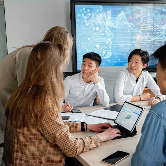 SimpliTrain vs TalentLMS