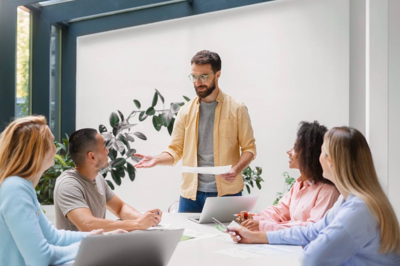 ilt-facilitator-vs-trainer